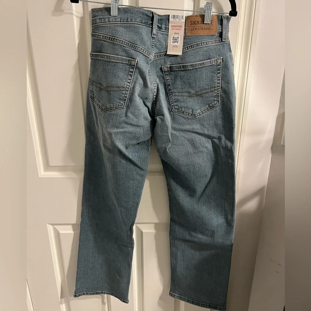 Men’s Levi’s Relaxed Fit Signature Jeans Size 29x30 NEW WITH TAGS